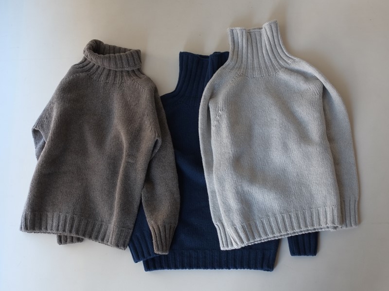 柔らかくて軽くて暖かい「Harley of Scotland」 のラムウールセーター