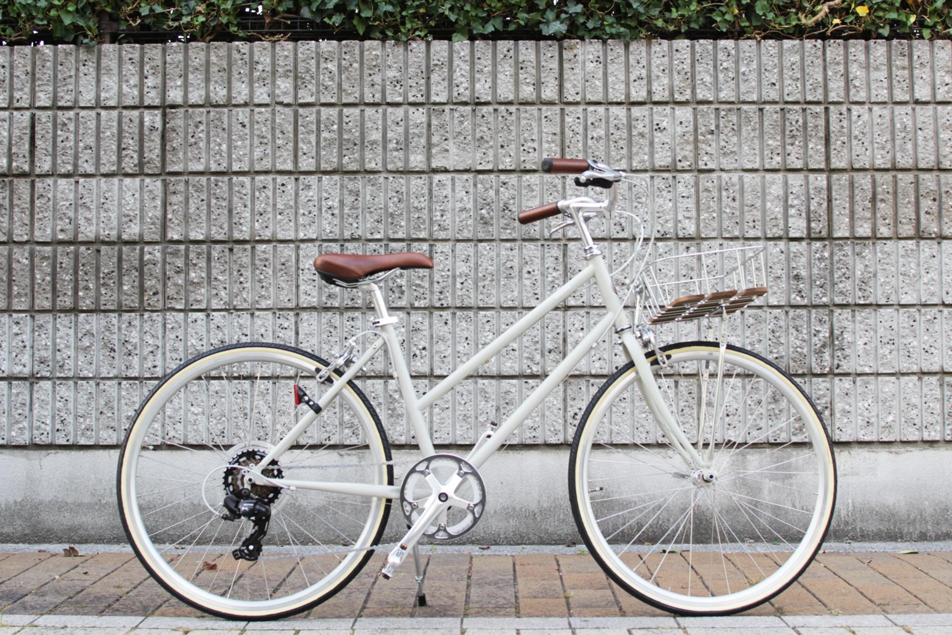 tokyobike『BISOU 26』にオシャレカゴをカスタム | KURASHI cycle