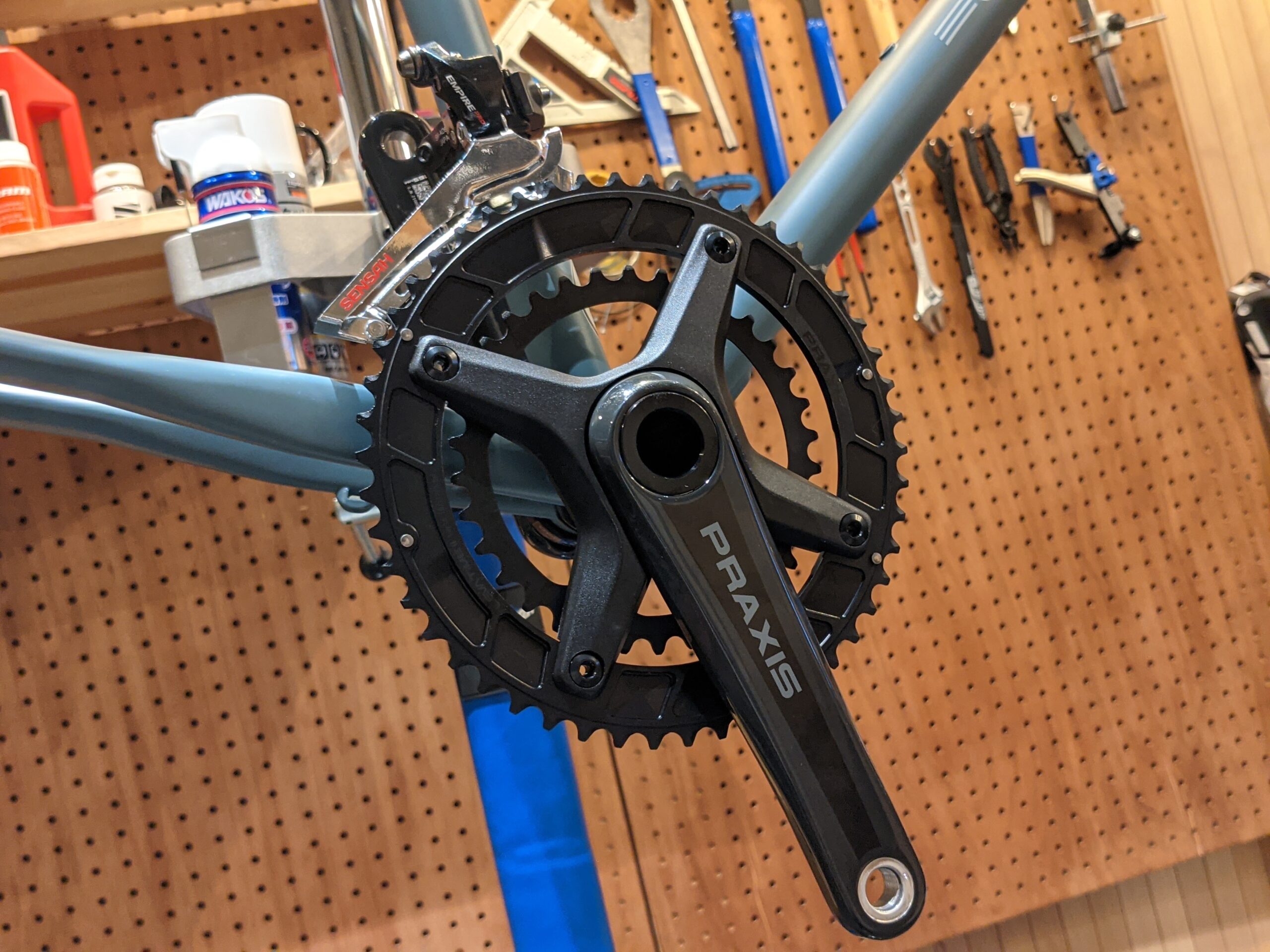 シマノコンポを使わずにOnebyESUのクロモリロードバイクを組み立てしま