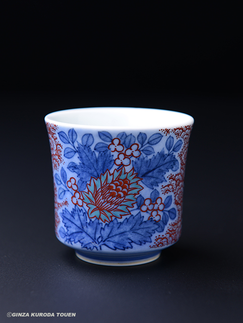 十三代・今泉今右衛門 色絵吹墨珠樹文ぐい呑 | 銀座 黒田陶苑