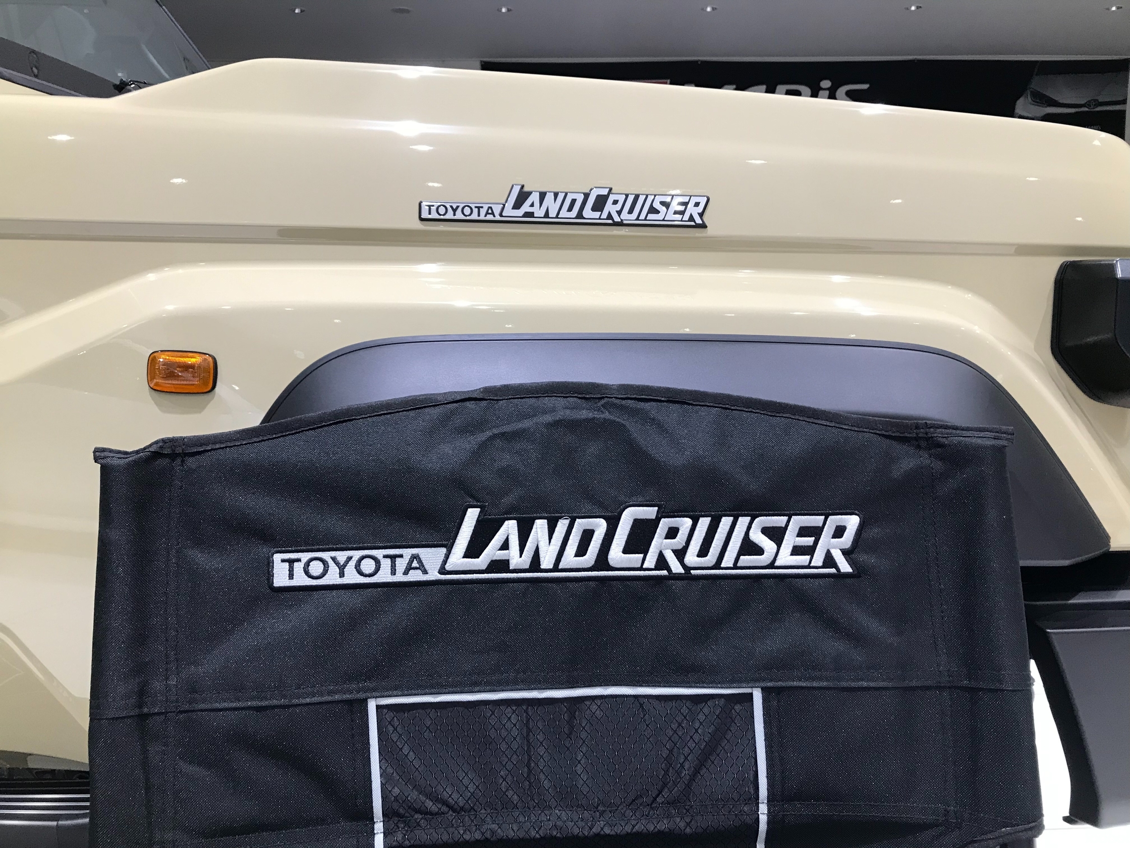 ARB社製ランクルロゴ入りキャンプチェア』発売開始しました！