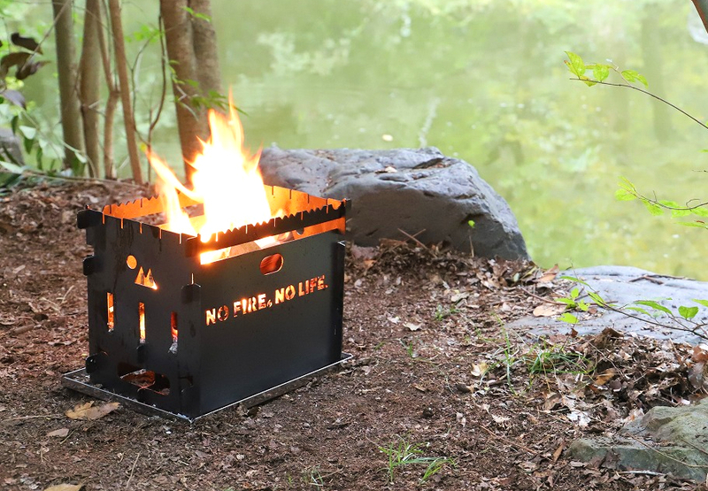 メイドイン「東大阪」の高品質キャンプギア。『黒皮鉄 焚き火台 ～火炎