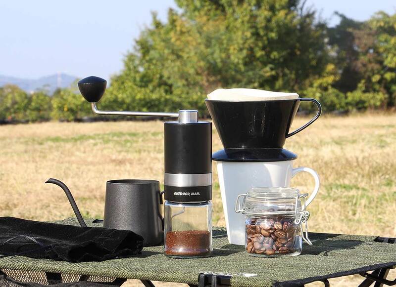 少ない力でスムーズに豆が挽ける。手動式コーヒーミル『SMOOTH COFFEE