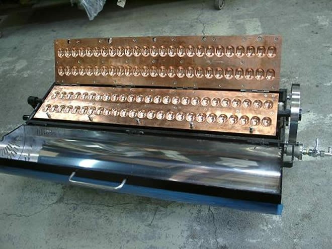 ベビーカステラ機やたい焼き器などをオーダーで製作 (有) 旭進ガス器