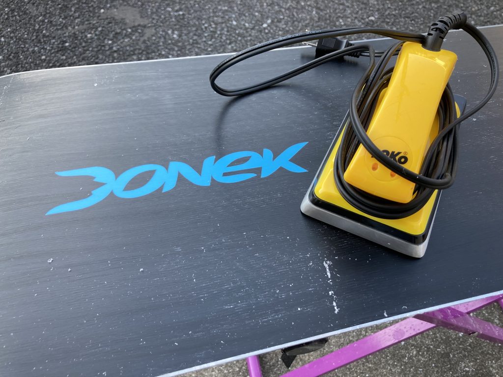 スキー・スノーボードのワクシングアイロンを比較～新調、T8 の使用感