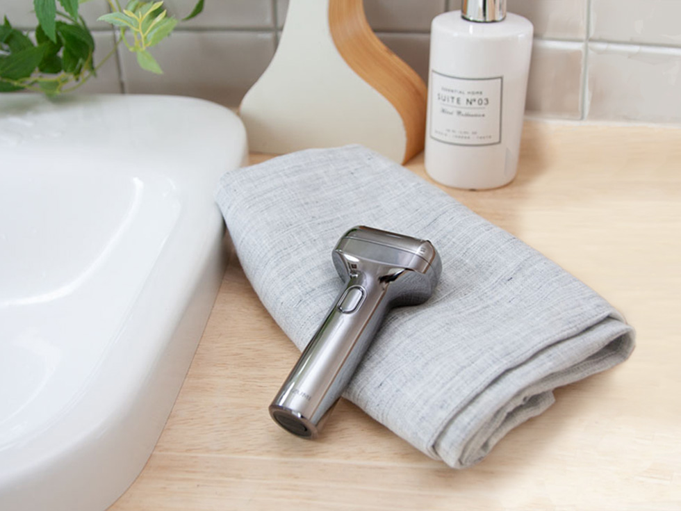 USB充電式3枚刃シェーバーKMC-0820 | コイズミオンラインショップ