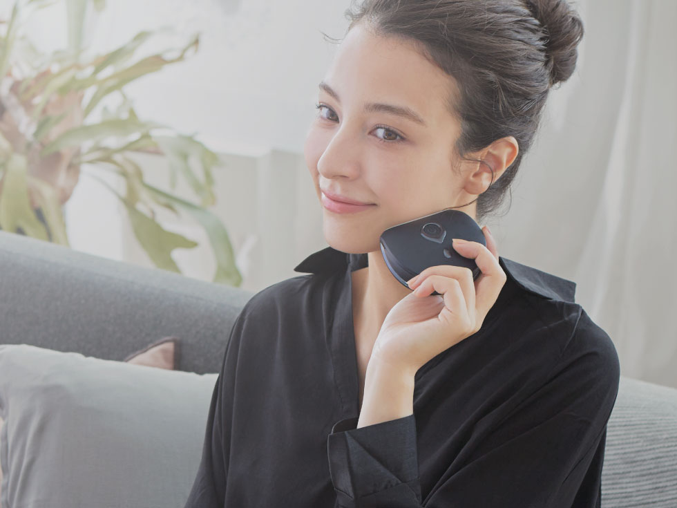 エナージュリフト美顔器ホット＆クールKBE-1820 | コイズミオンライン