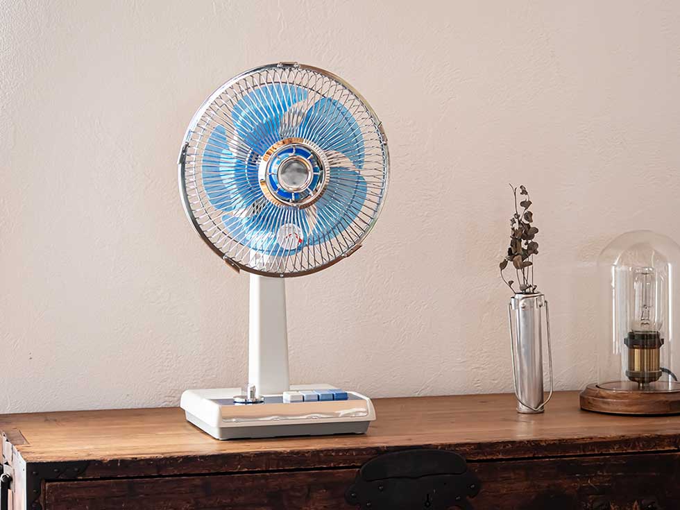 販売終了】レトロデザインミニ扇風機KLF-2045 | コイズミオンライン