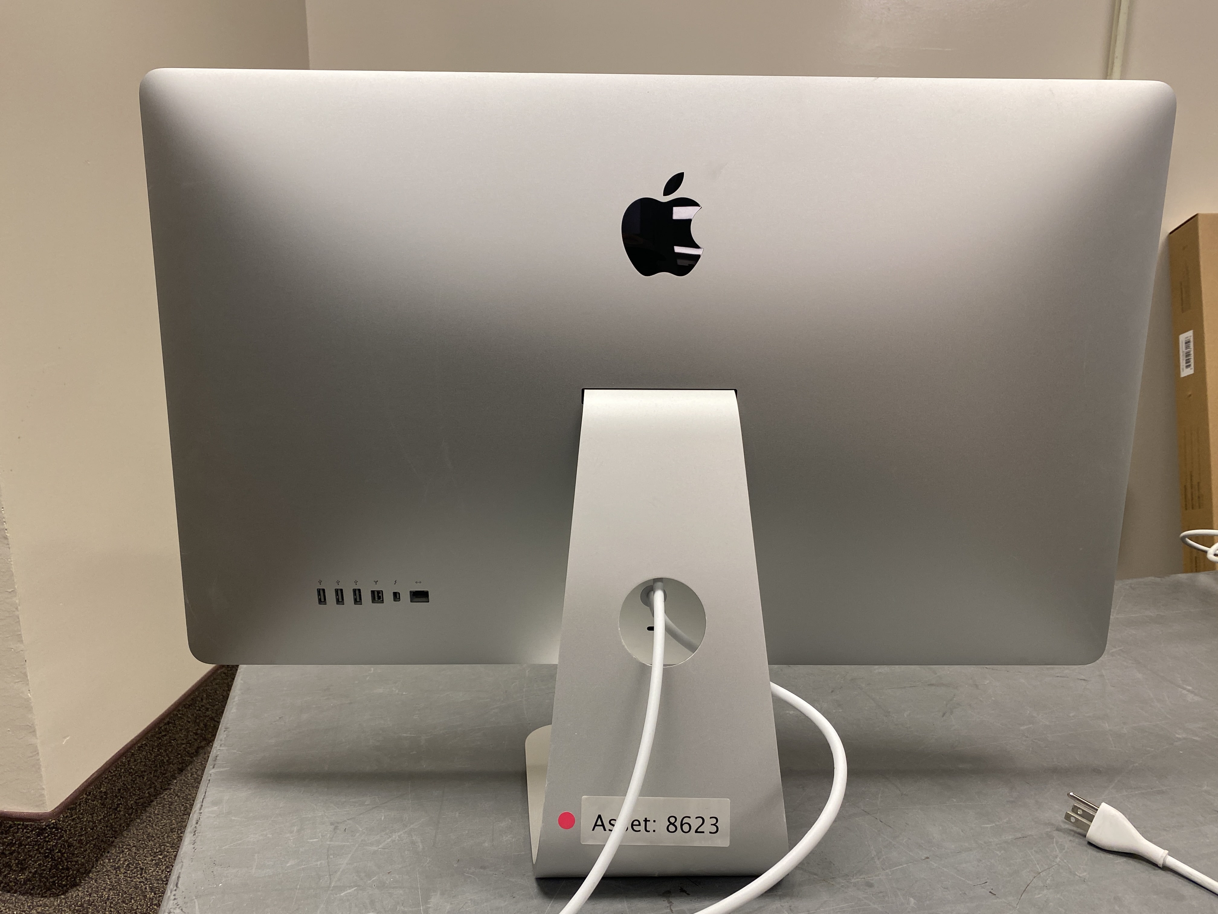 Apple Thunderbolt Display (27-inch) - Lincoln County School