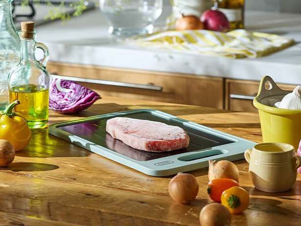 Toffy 解凍プレート付きカッティングボード K-KU24 | 株式会社ラドンナ