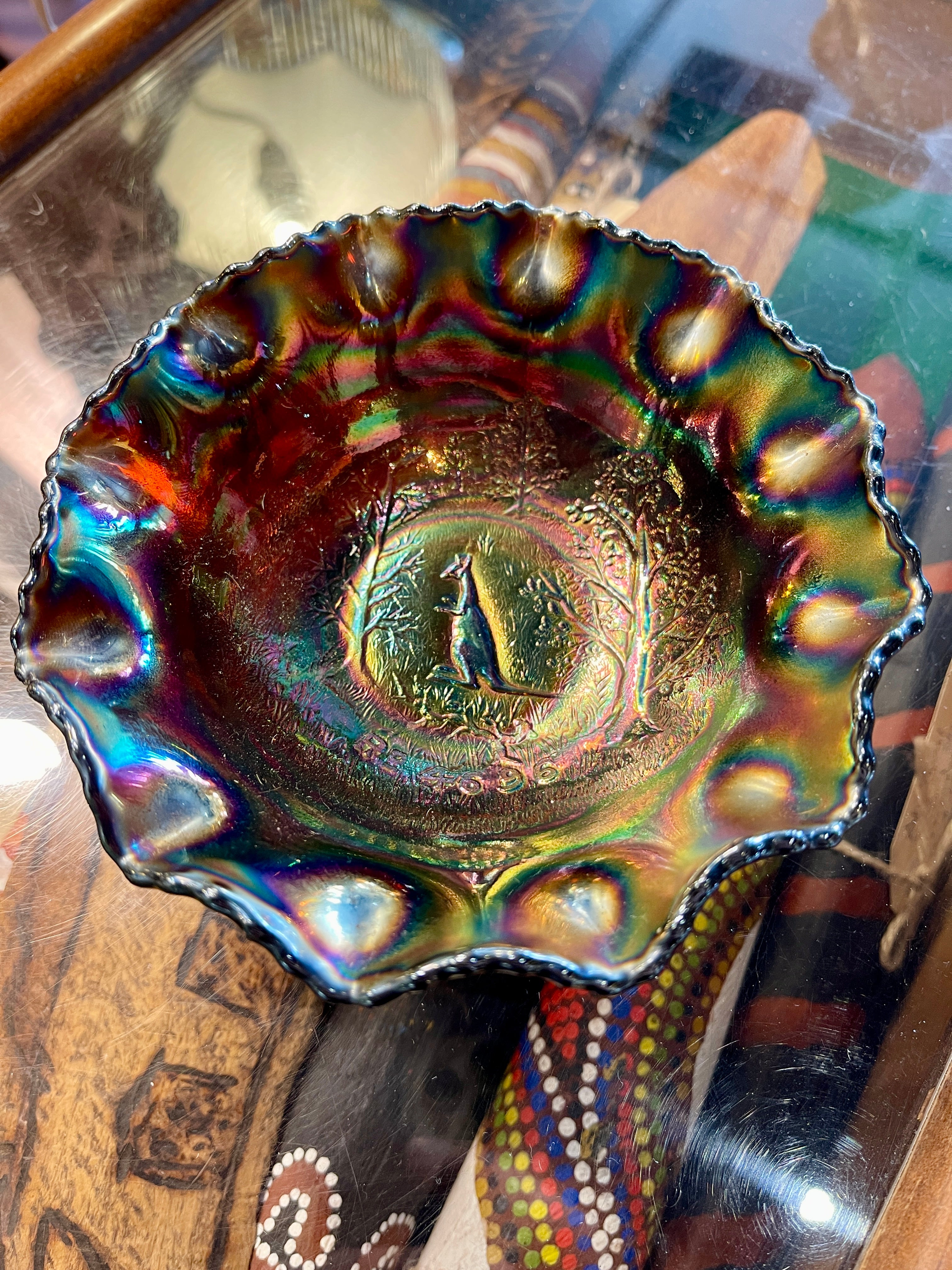 Carnival Glass Bowl 4696 Amethyst Kangaroo - Australia 1924 – La