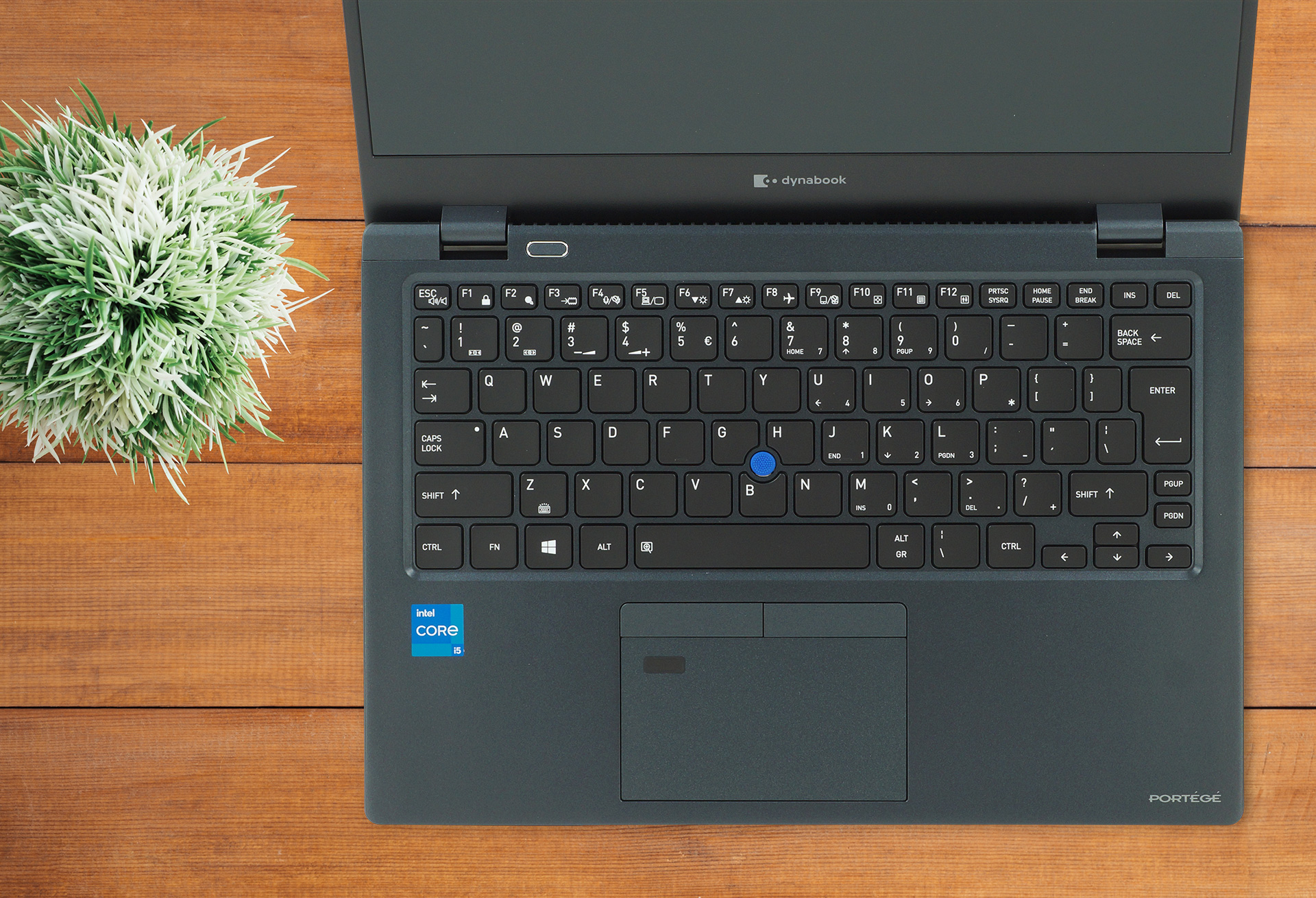 Dynabook Portege X30L-Jレビュー - 900gの多機能性 | LaptopMedia 日本