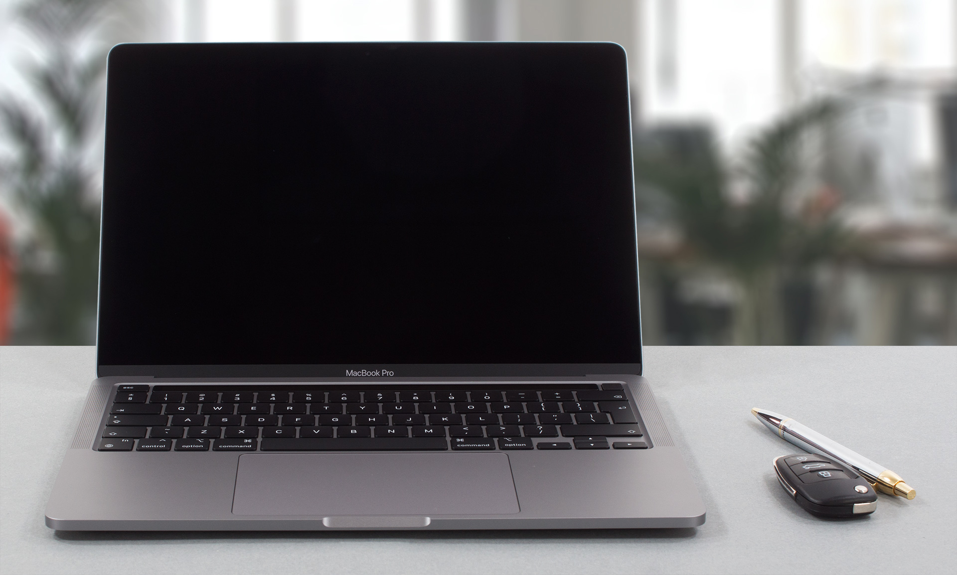 Apple MacBook Pro 13 (2022) review | LaptopMedia.com