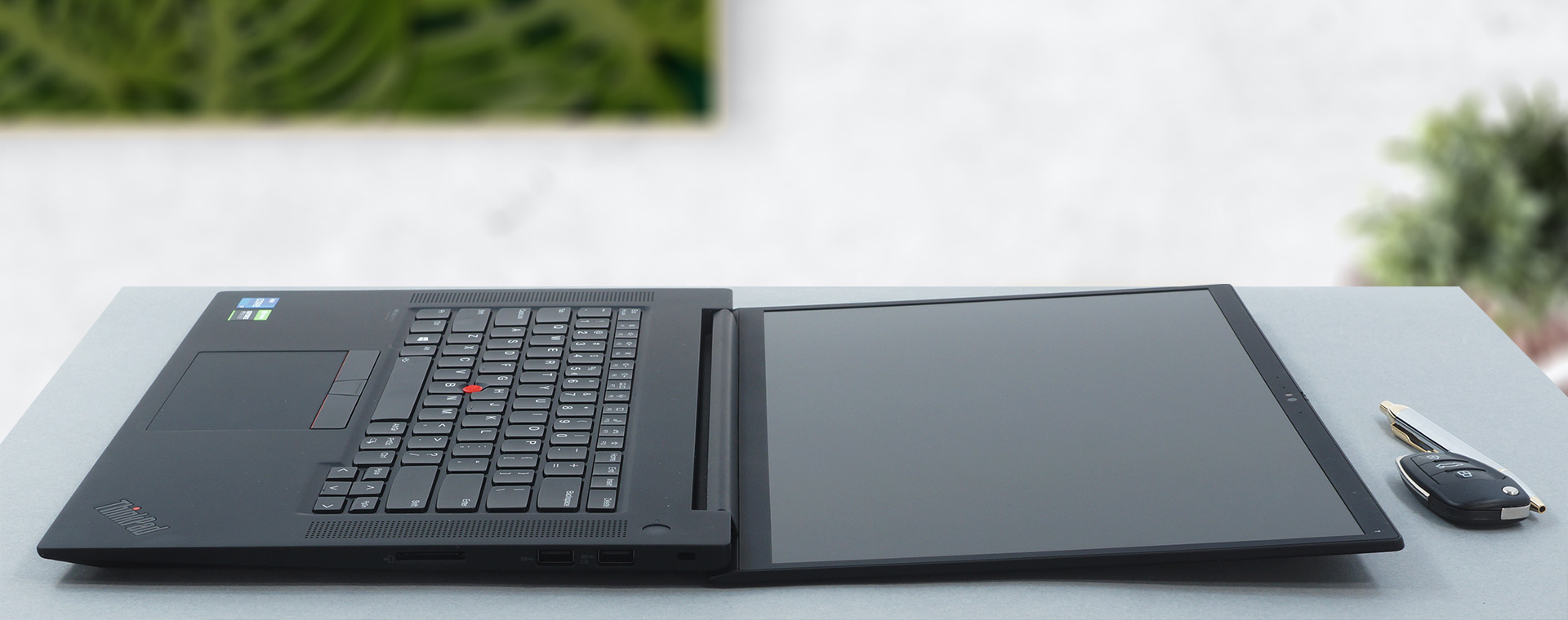 レノボ ThinkPad X1 Extreme Gen 4 レビュー - 値段は高いがその価値は