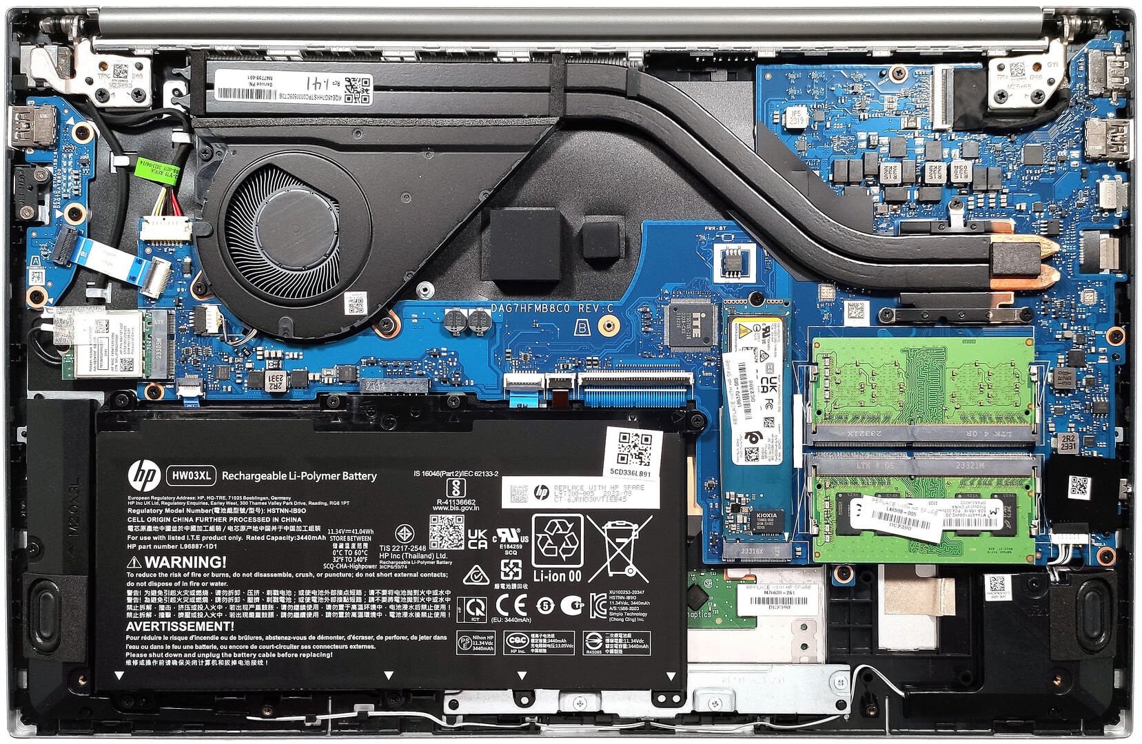 HP Pavilion 15（15-eh3000）を開く方法 - 分解とアップグレードの