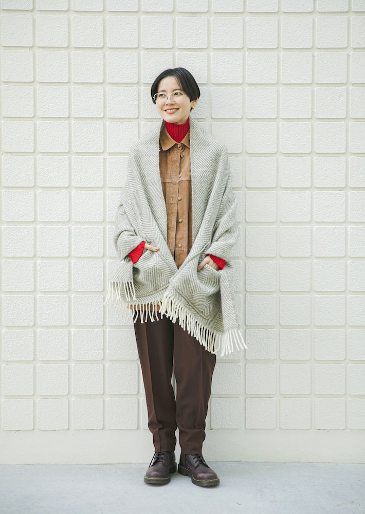 MARIA pocket shawl（grey-white） – LAPUAN KANKURIT（ラプアンカンクリ）