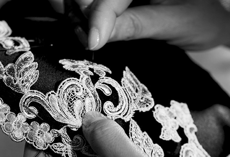 ホワイト レースアンダーワイヤーブラ | La Perla （ラペルラ）