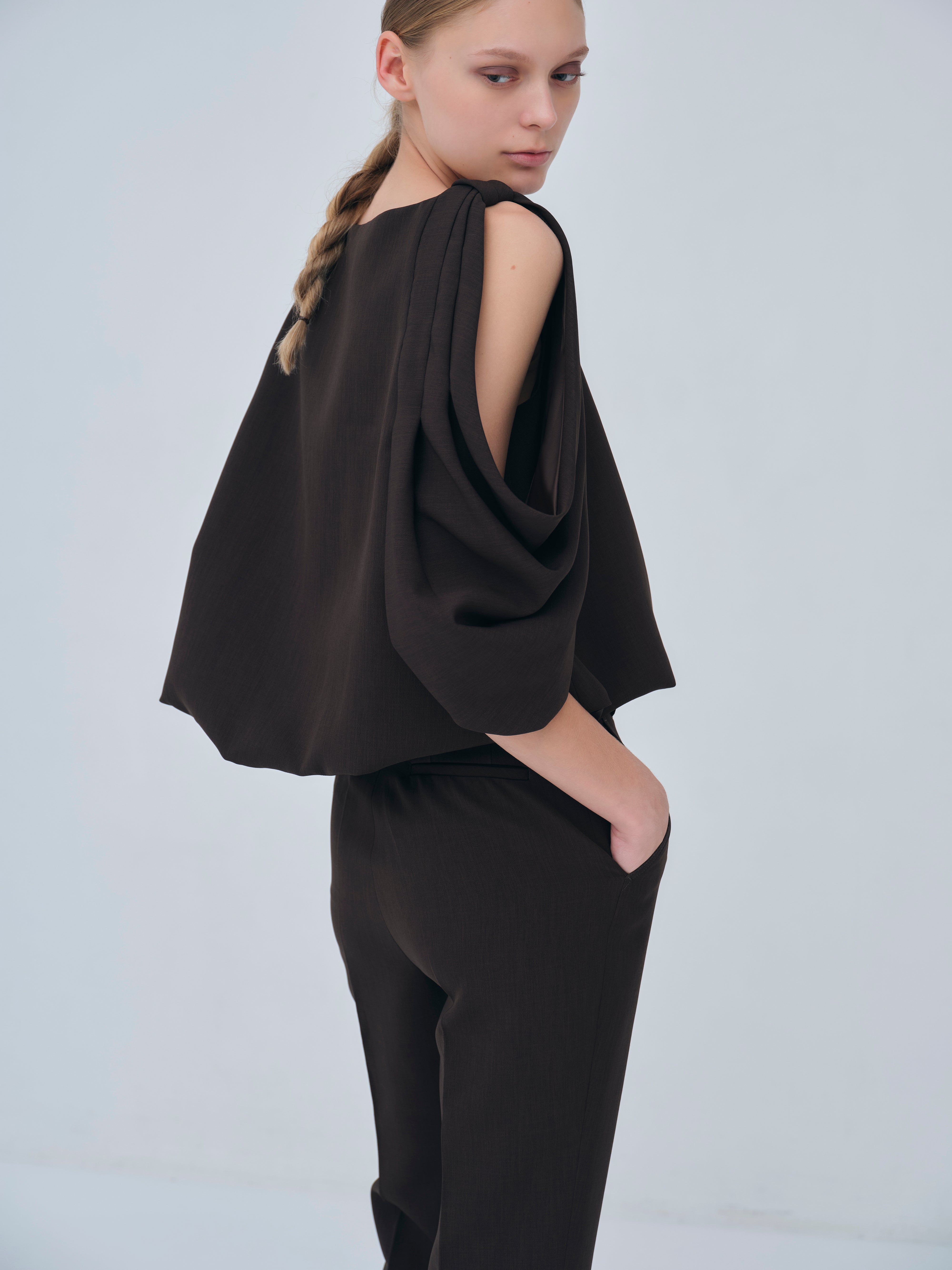 再入荷】Drape Sleeve Balloon Tops – L'AUBE BLANC