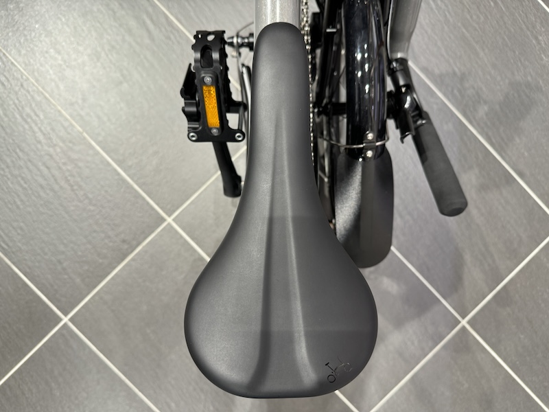 ブロンプトン純正スーパーライトサドル - LIFE with BICYCLE Daikanyama