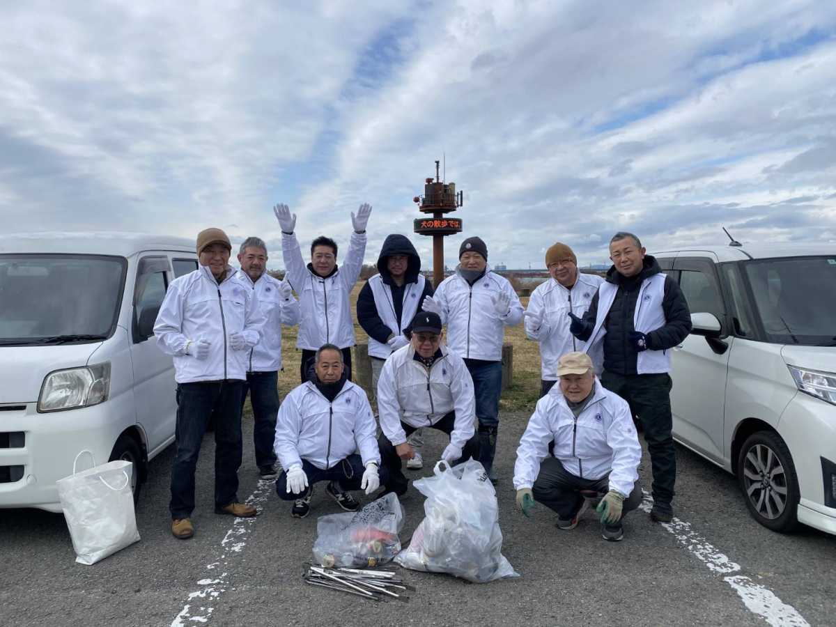 和歌山市せせらぎ公園 河川敷清掃奉仕活動 | ライオンズクラブ国際協会