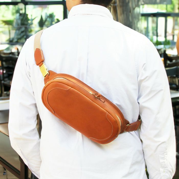 スクエアクロスボディバッグ｜PORCO ROSSO