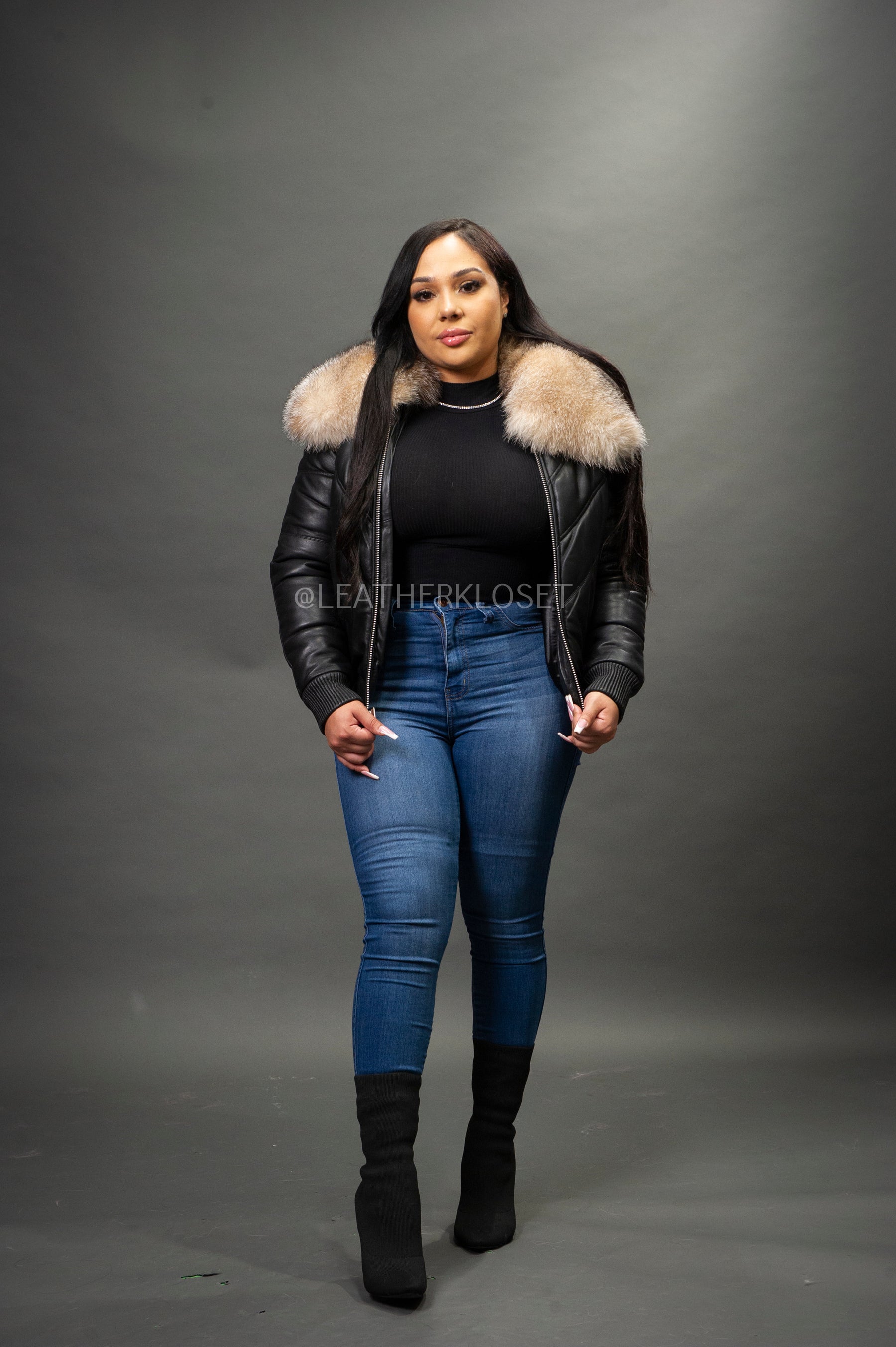 Women's V-Bomber Black Premium Fox Fur Collar [Crystal Fox