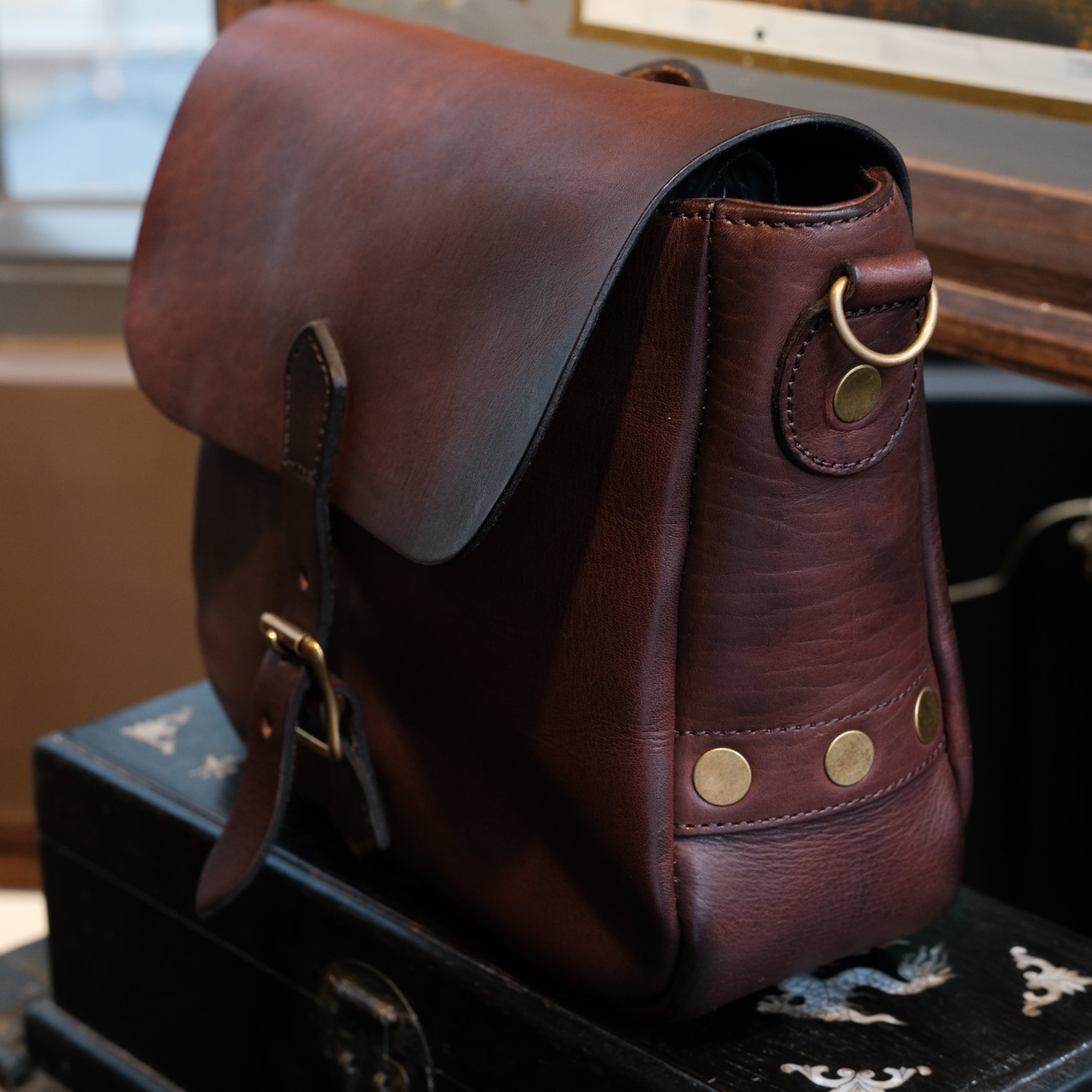 VASCO Postman Shoulder Bag – Leather Healer