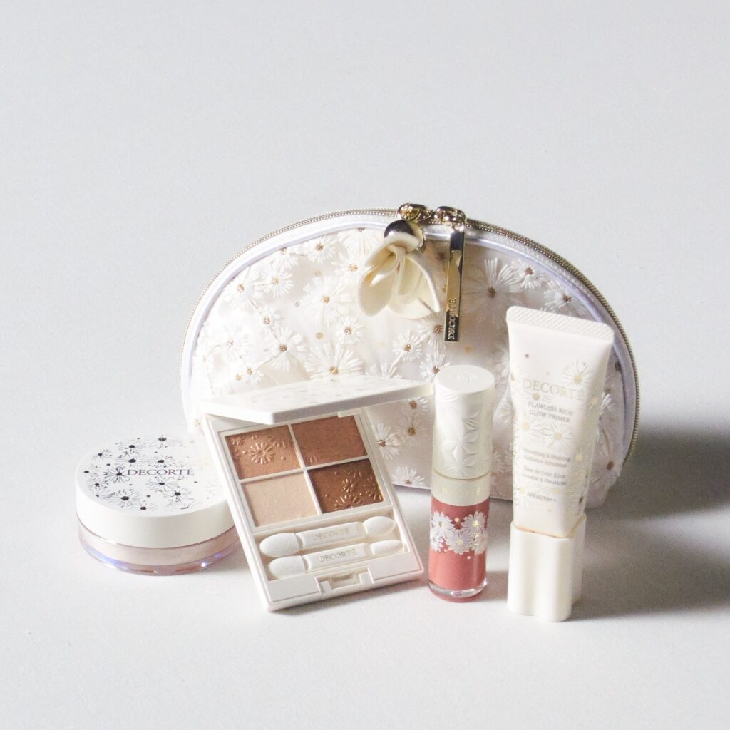 コスメデコルテ】ホリデー限定コフレ「ホワイトブリス コレクション