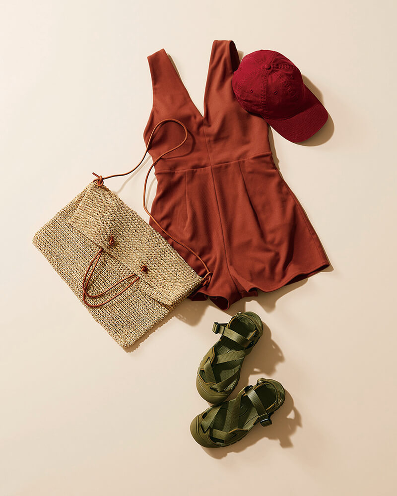 30・40代に似合うおしゃれな水着6選】露出控えめ＆シックな色味を洋服