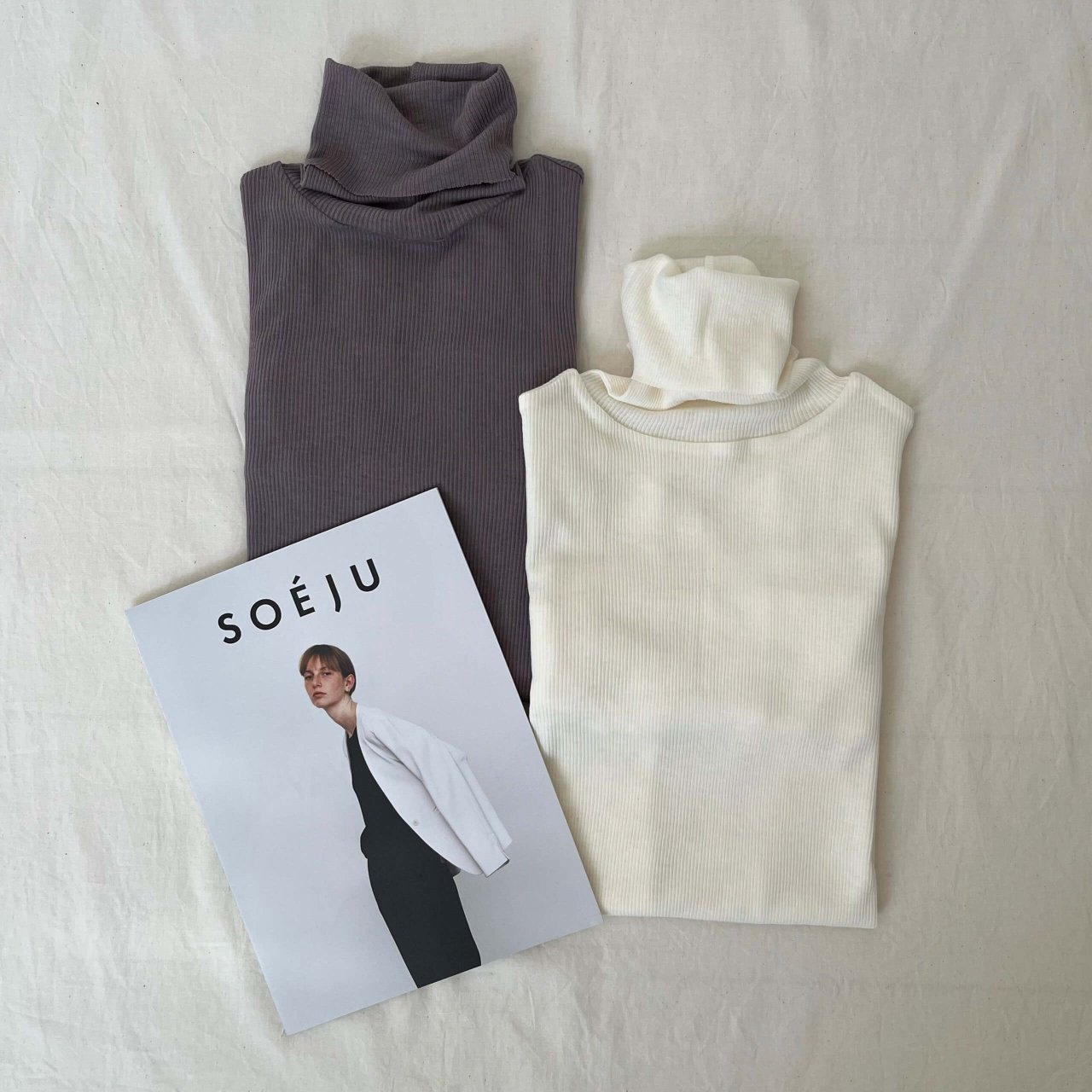 SOEJU】カシミヤ混タートルネックカットソーで寒い季節を心地よく | LEE