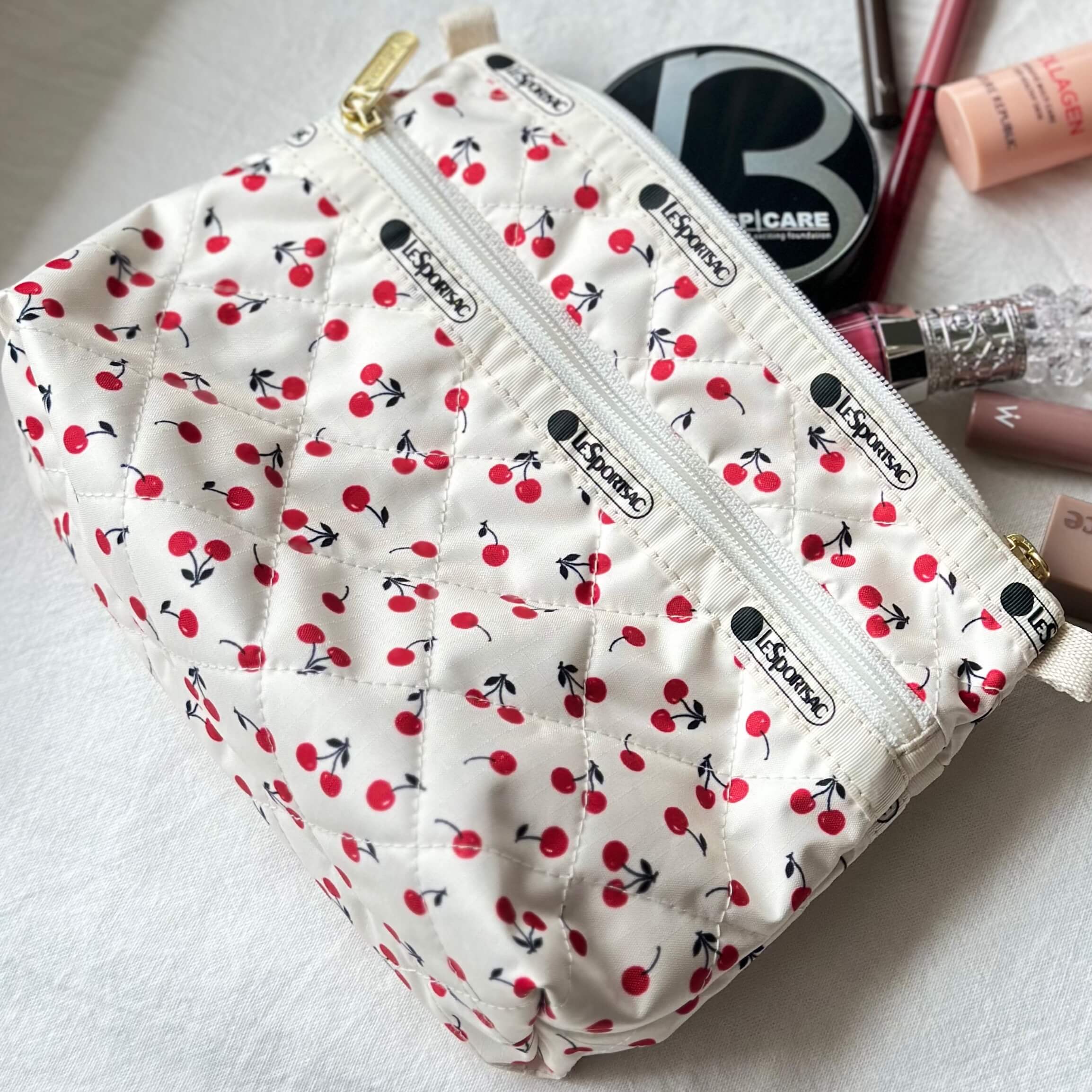 神崎恵さんコラボ】チェリー柄のレスポートサックポーチ♡ | LEE