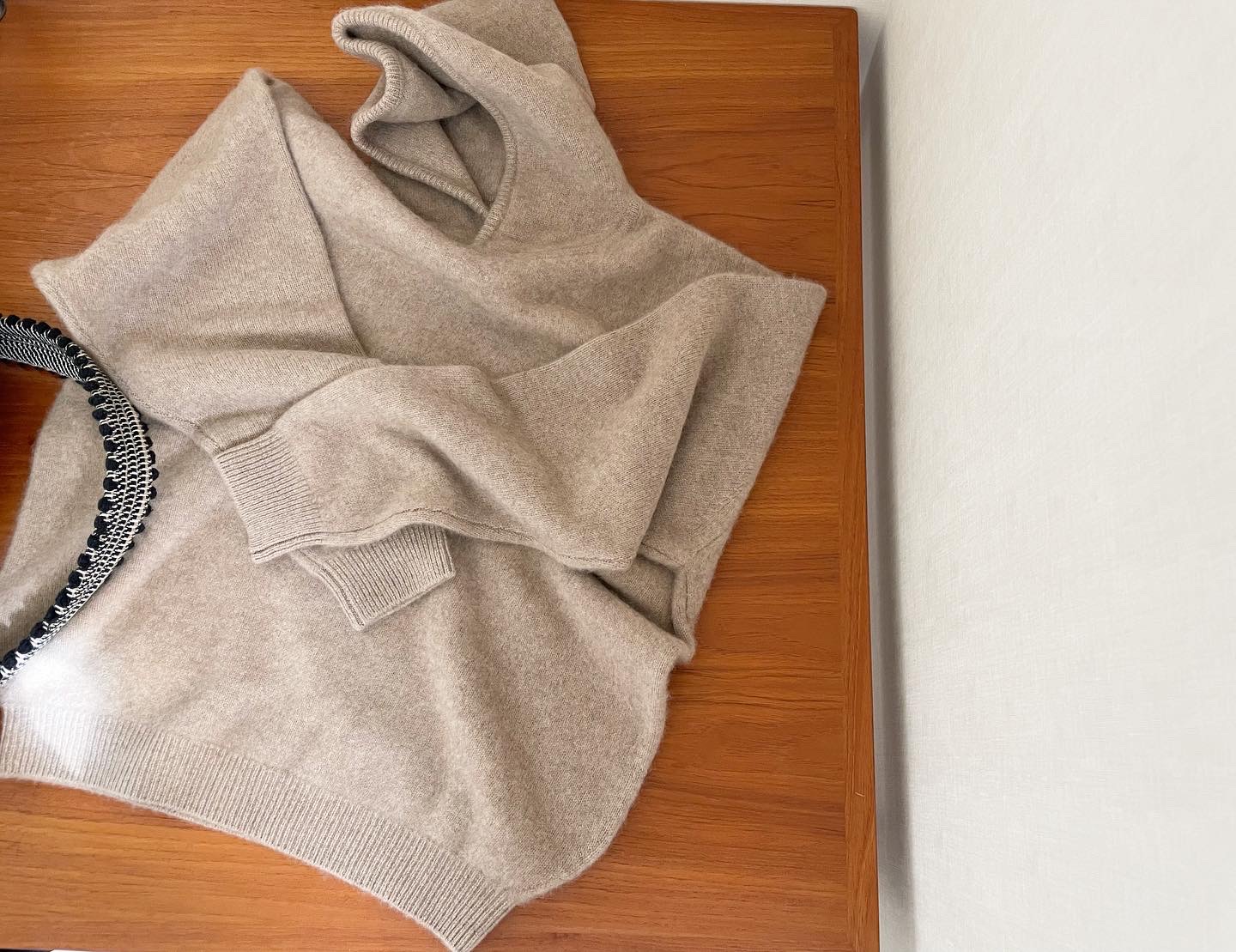 田中さんのフーディ｜CASHIMERE by ARROW57. | LEE