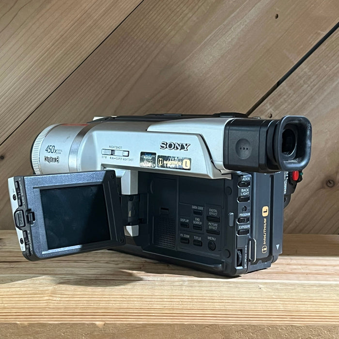 Sony DCR-TRV120 NTSC Digital8 Hi-8 Camcorder w/ 3.7–92.5mm Lens