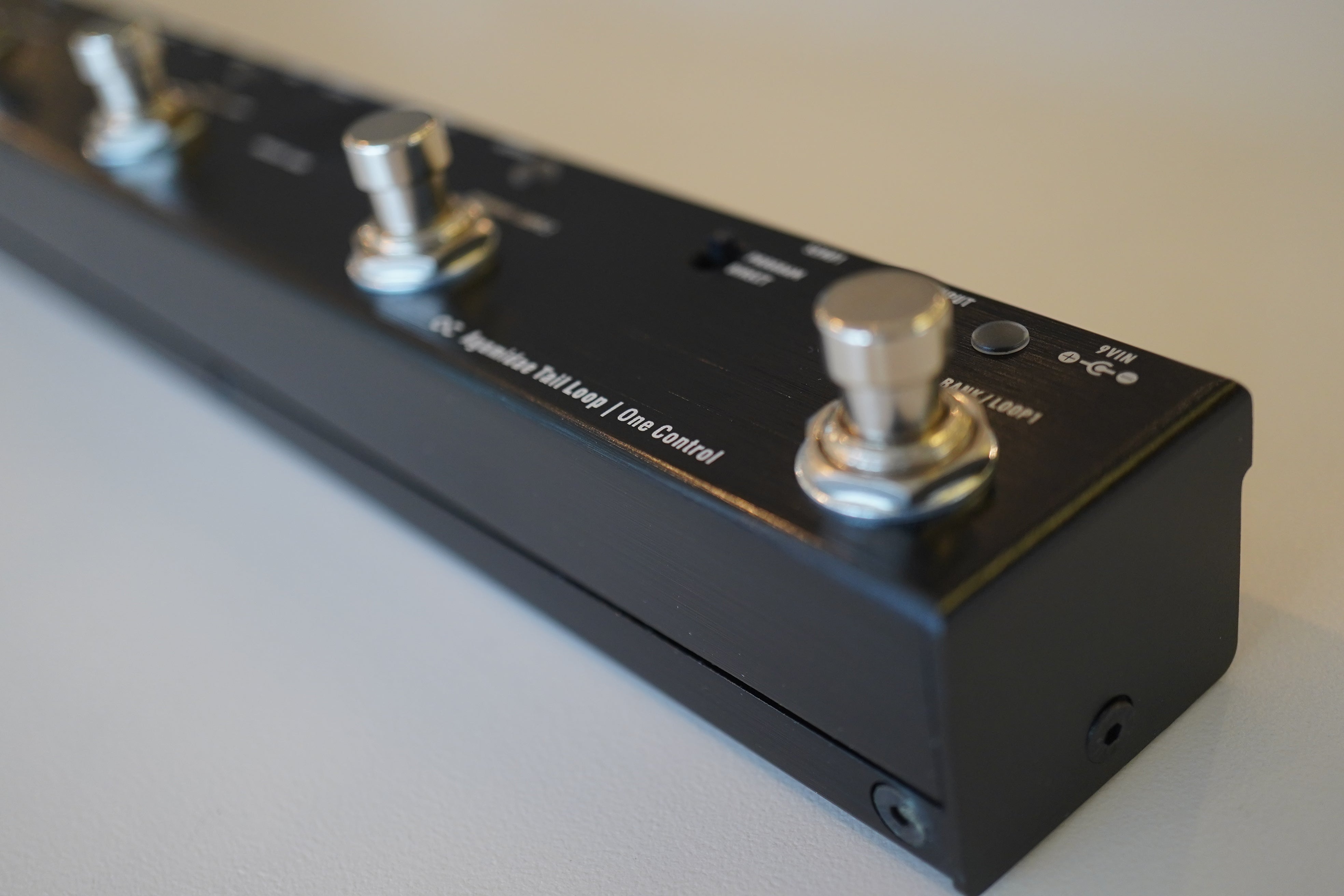 One Control - Agamidae Tail Loop – LEP INTERNATIONAL