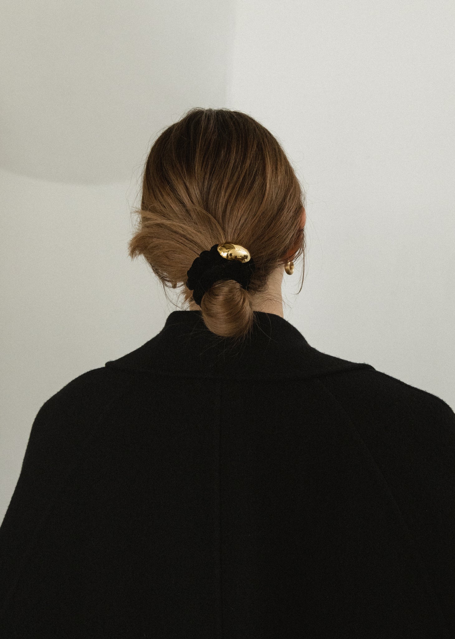 E-VELVET(Black) – LETICIA