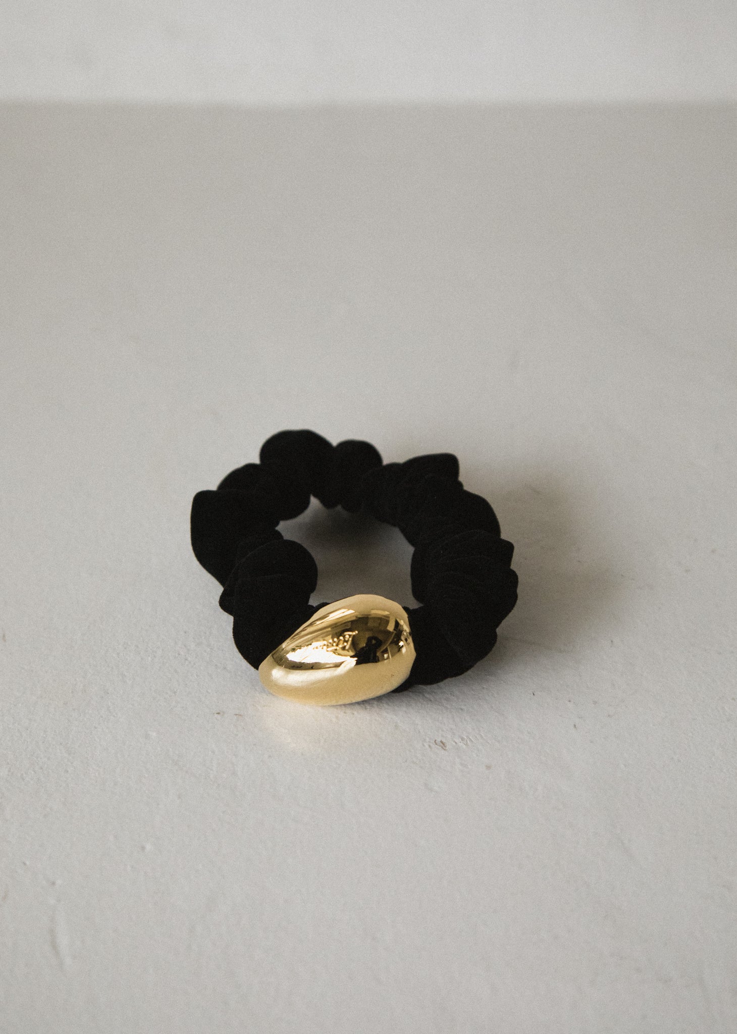 E-VELVET(Black) – LETICIA