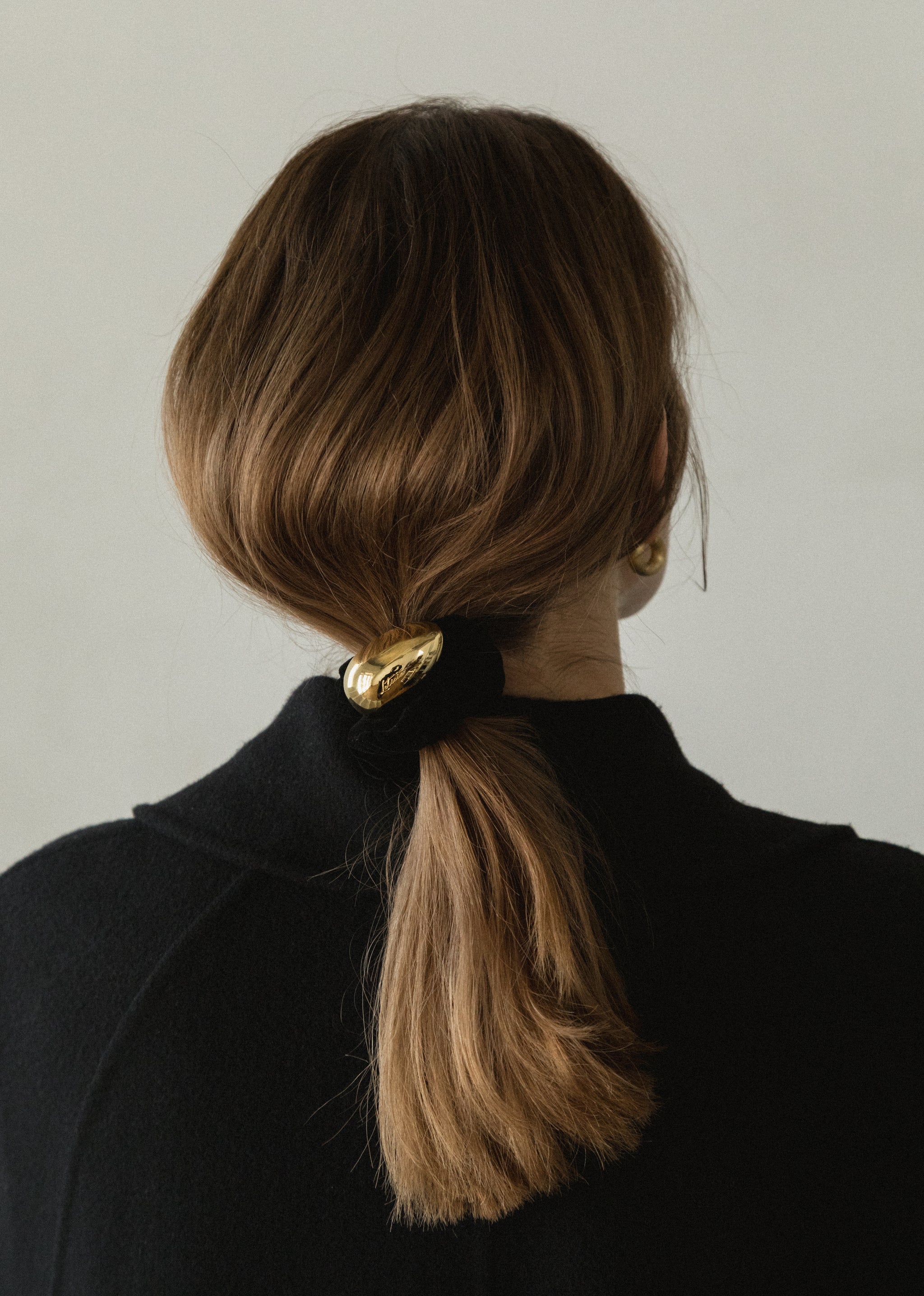 E-VELVET(Black) – LETICIA