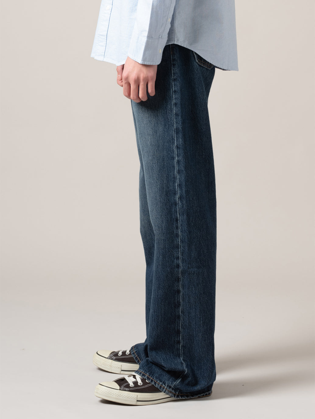 567™ リラックスフレア ジーンズ ミディアムインディゴ – リーバイス