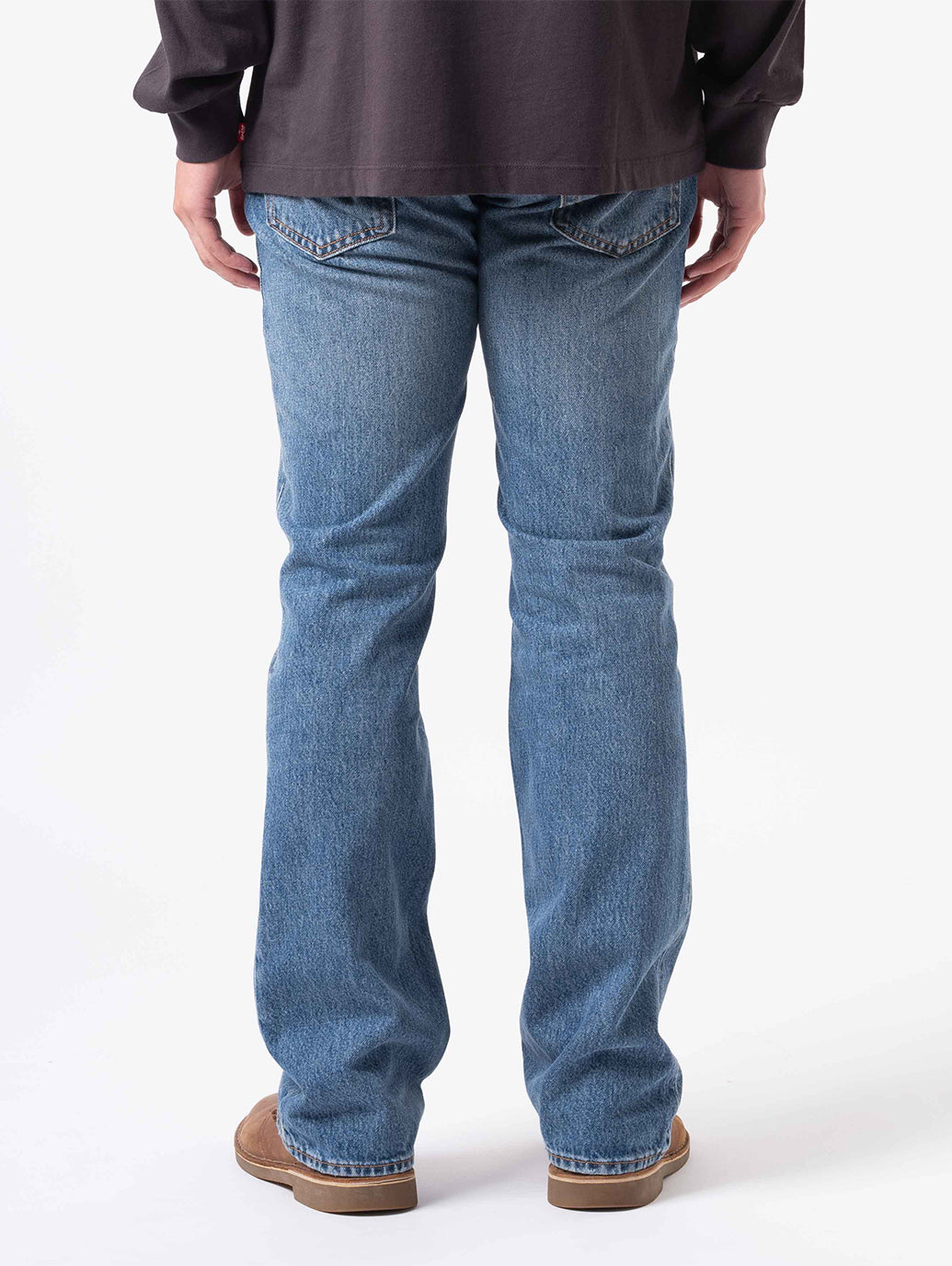 517™ ブーツカット ジーンズ ライトインディゴ – リーバイス®公式