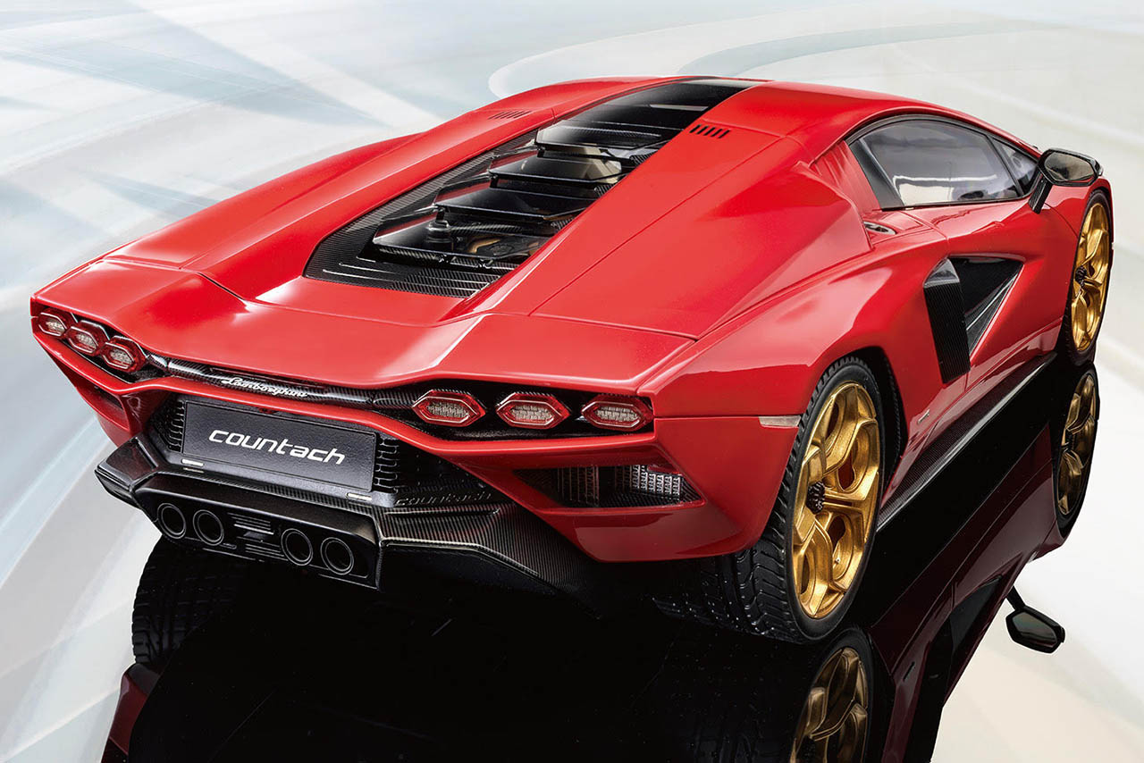 現代版「カウンタック」、ランボルギーニ「LPI 800-4」がメイクアップ