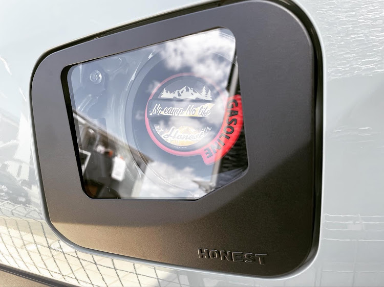 RAV4のガラスリッド・Honest・RAV4アドベンチャーに関するカスタム事例