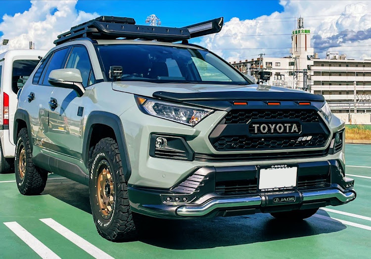 RAV4のタコマ風グリル取付・タコマ風グリル・JAOSに関するカスタム事例