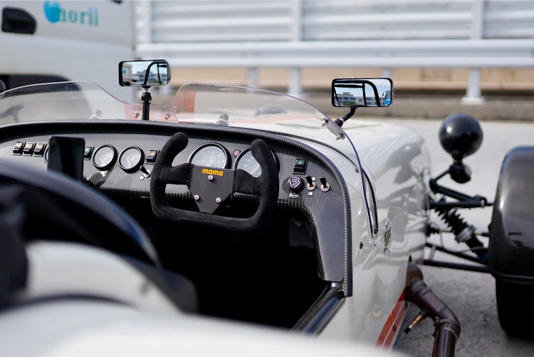 スーパーライトのケータハム・スーパーセブン・レーシングスクリーン