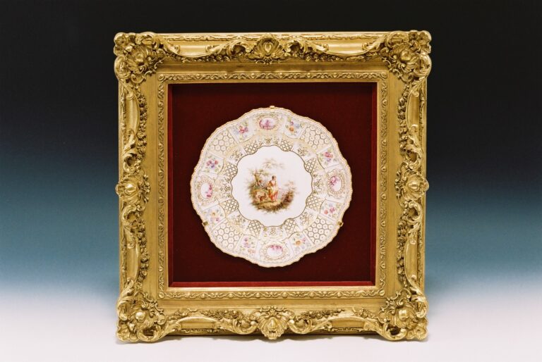 Meissen（マイセン）1880~1900年 エンジ地金彩ワトー風恋人図カップ