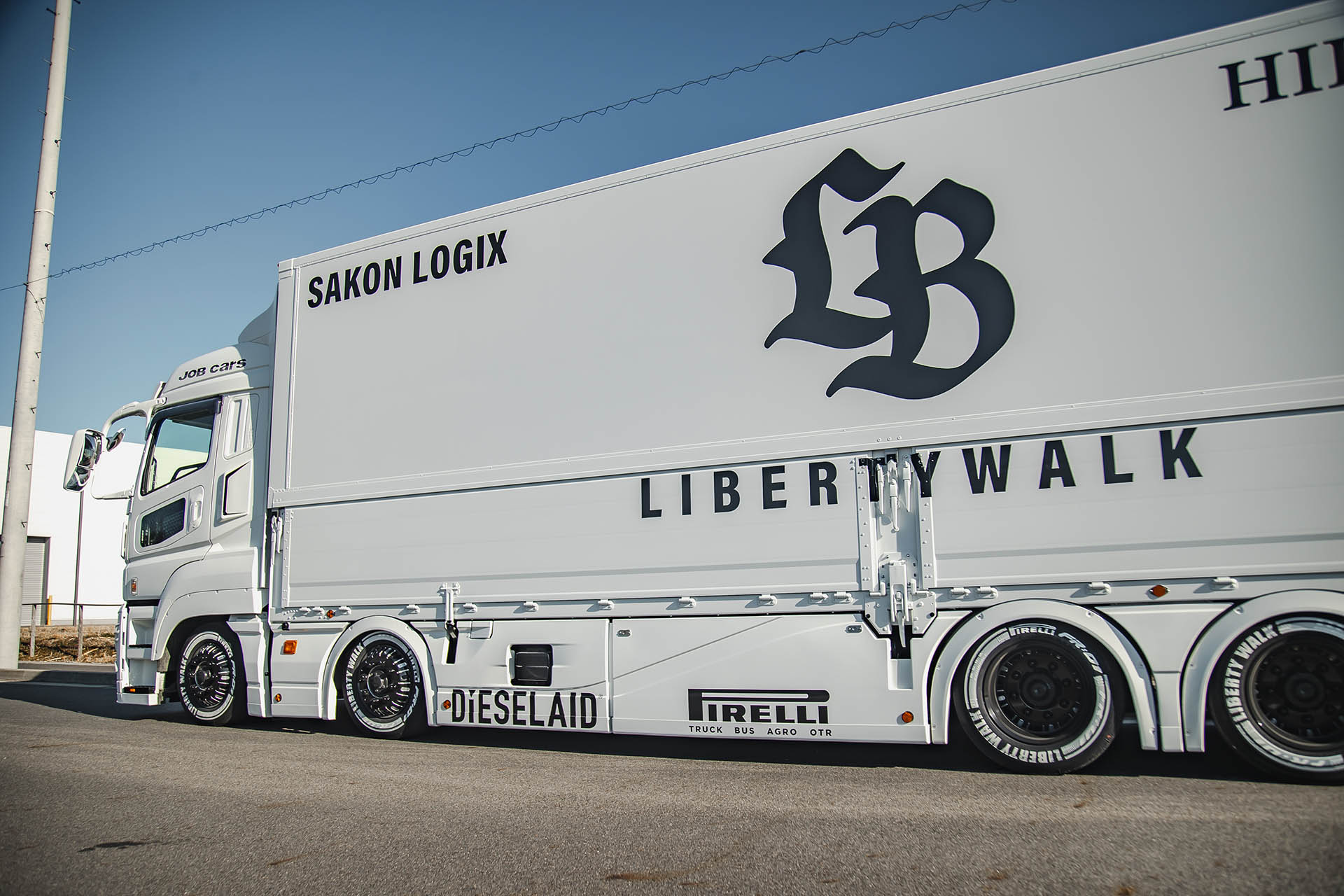 LB-TRUCKS Mitsubishi Fuso SUPER GREAT - LIBERTY WALK | リバティー