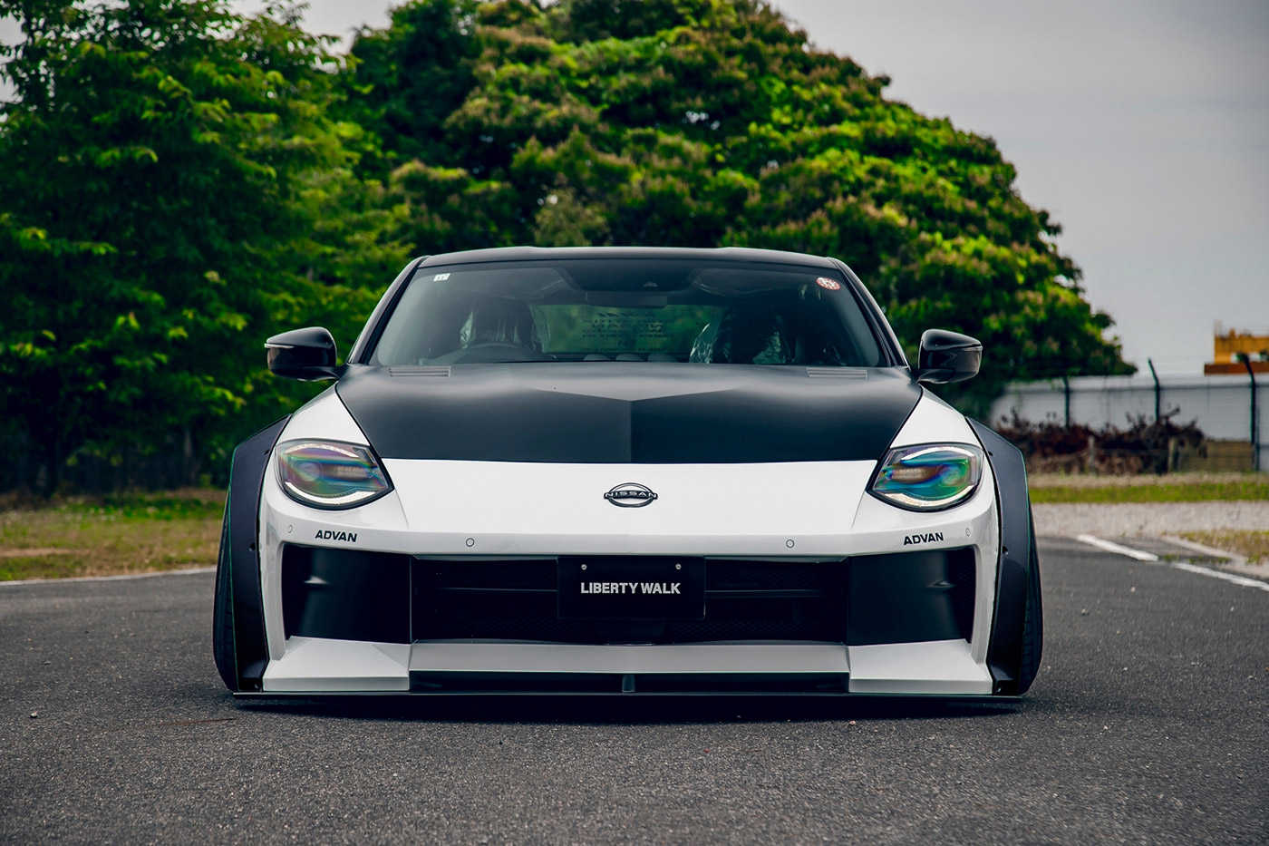 LB-WORKS NISSAN Fairlady Z RZ34 White - LIBERTY WALK | リバティー