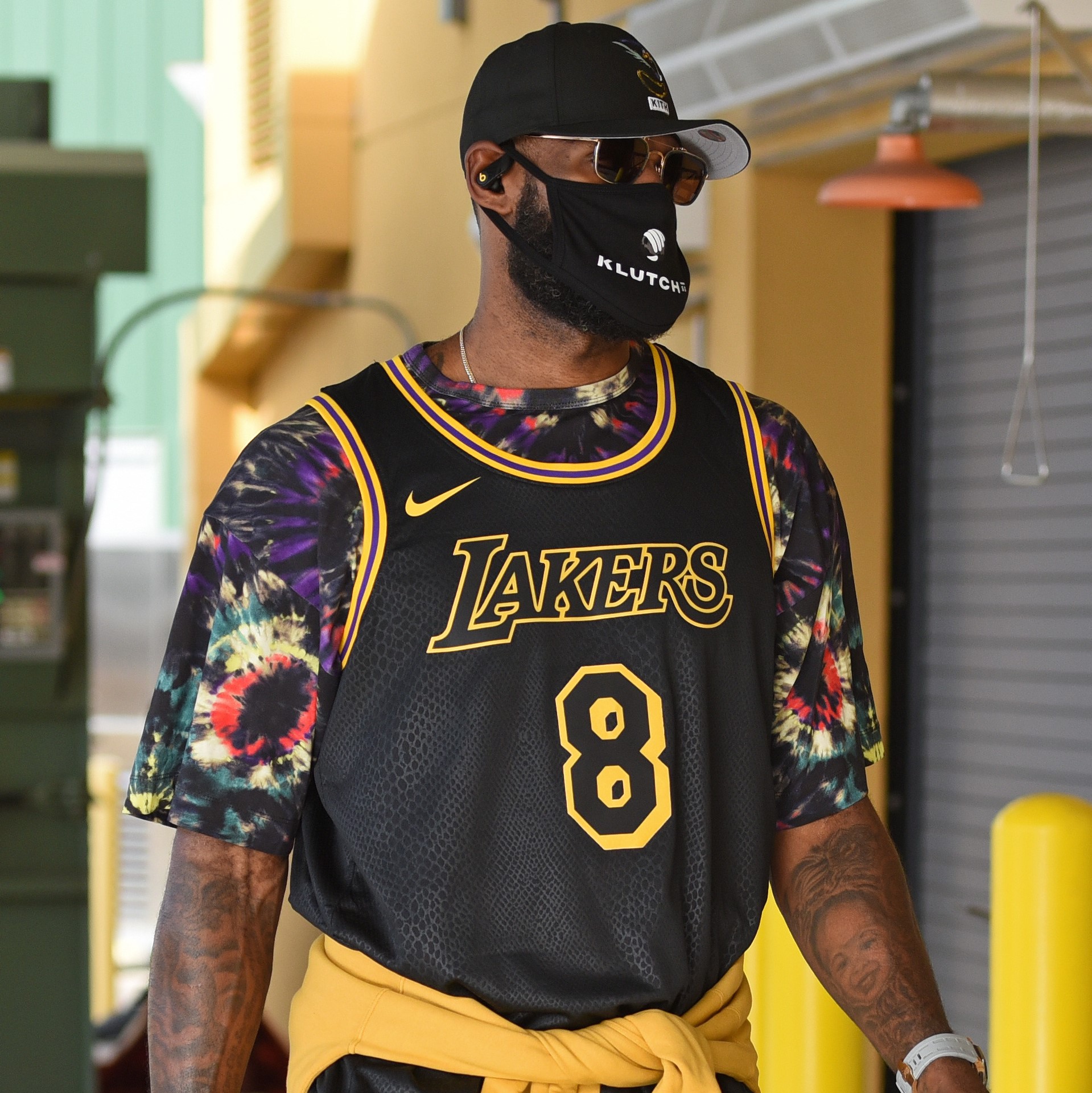 レイカーズがコービー・ブライアントを称える『ブラックマンバ