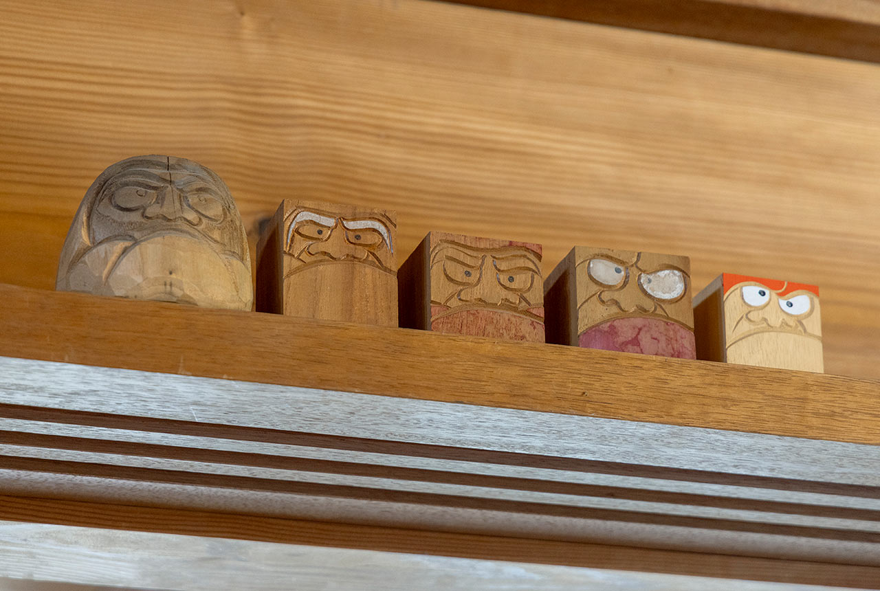 木工家具屋がつくる“たおれんだるま”。日田市〈ID HOUSE〉のユニークな