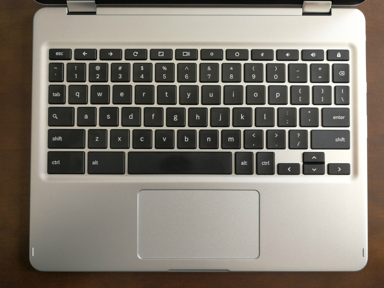 かぶ] Samsung Chromebook Plusレビュー。今回は外観をASUS C302CAと