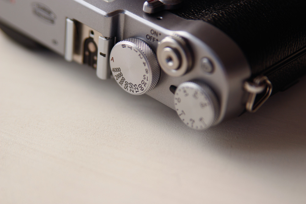 比較】手軽にFujifilm X100シリーズを楽しむなら、X100Tをおすすめする